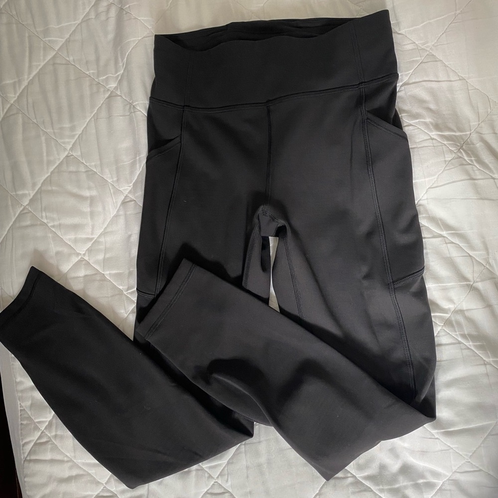 Lululemon Invigorate High Rise Tight 25” in black size 6